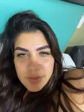 Hopeluna online show from April 5, 2026, 4:09 am