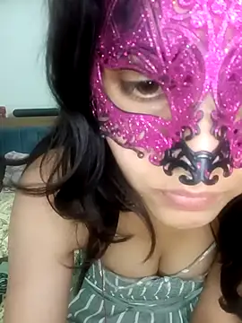 Hottymahi7 online show from April 19, 2026, 6:10 pm