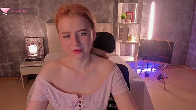 Snapshot of Shiny_Liss chatting on June 30, 2026, 1:39 am Shiny Liss online show from June 30, 2026, 1:39 am