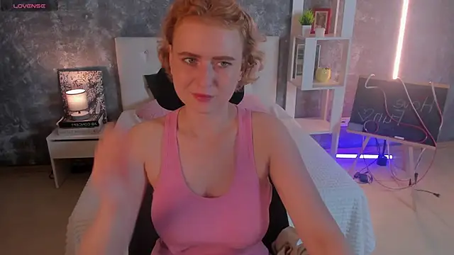 Snapshot of Shiny_Liss chatting on July 18, 2026, 1:32 am Shiny Liss online show from July 18, 2026, 1:32 am
