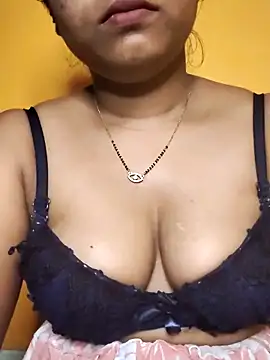 hotmiki online show from April 6, 2026, 10:54 pm