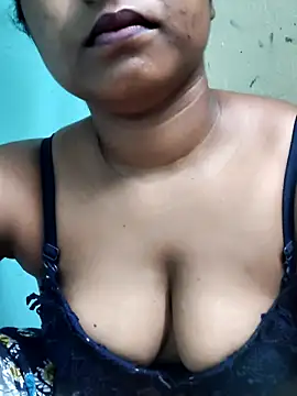 hotmiki online show from June 8, 2026, 10:32 pm