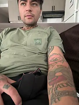 Snapshot of mattvrgg chatting on April 12, 2026, 3:28 pm mattvrgg online show from April 12, 2026, 3:28 pm