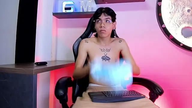 Bennet-Grayy online show from April 15, 2026, 4:30 am
