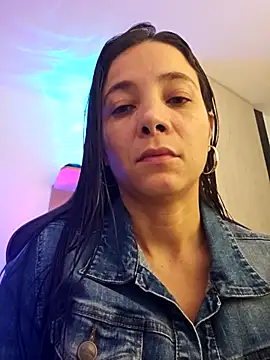 miaeyex online show from May 2, 2026, 11:59 am
