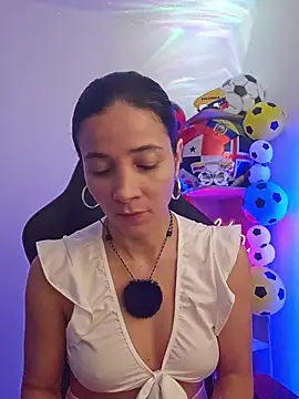 miaeyex online show from June 24, 2026, 12:04 pm