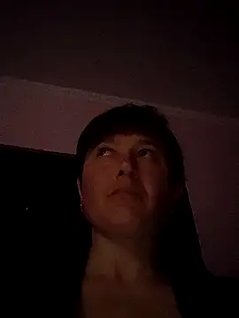 Snapshot of valeryXmur chatting on April 4, 2026, 8:28 pm valeryXmur online show from April 4, 2026, 8:28 pm