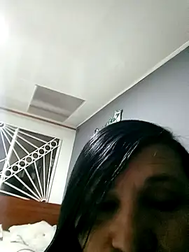 Snapshot of Ladygreeneyes chatting on May 10, 2026, 1:11 am Ladygreeneyes online show from May 10, 2026, 1:11 am