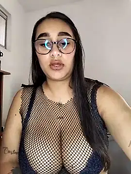 Snapshot of Mia_skyy18 chatting on May 14, 2026, 1:40 pm Mia skyy18 online show from May 14, 2026, 1:40 pm