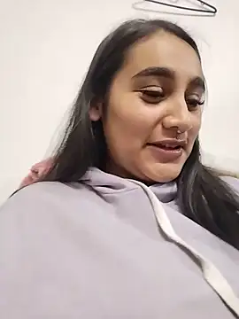 Snapshot of Mia_skyy18 chatting on May 15, 2026, 2:29 am Mia skyy18 online show from May 15, 2026, 2:29 am