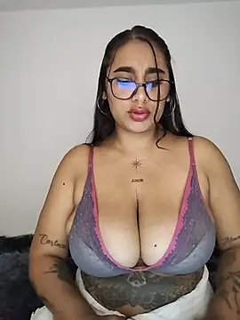 Snapshot of Mia_skyy18 chatting on July 26, 2026, 12:41 am Mia skyy18 online show from July 26, 2026, 12:41 am