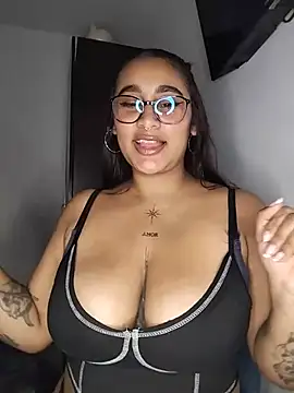 Snapshot of Mia_skyy18 chatting on August 6, 2026, 1:29 am Mia skyy18 online show from August 6, 2026, 1:29 am