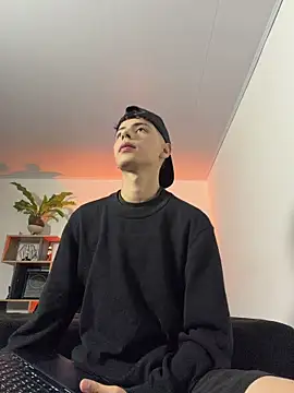 Snapshot of SebastianReed_ chatting on June 25, 2026, 4:23 am SebastianReed online show from June 25, 2026, 4:23 am