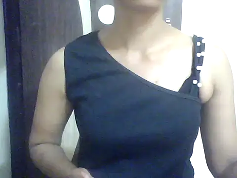Snapshot of Sonam1186 chatting on May 13, 2026, 1:30 pm Sonam1186 online show from May 13, 2026, 1:30 pm