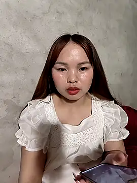 Mina xYx online show from April 17, 2026, 11:46 am