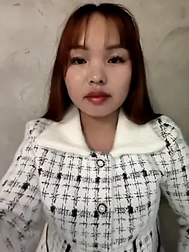Snapshot of Mina_xYx chatting on May 2, 2026, 3:22 am Mina xYx online show from May 2, 2026, 3:22 am
