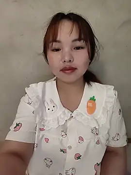 Snapshot of Mina_xYx chatting on May 16, 2026, 2:41 am Mina xYx online show from May 16, 2026, 2:41 am