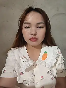 Snapshot of Mina_xYx chatting on May 19, 2026, 4:13 pm Mina xYx online show from May 19, 2026, 4:13 pm
