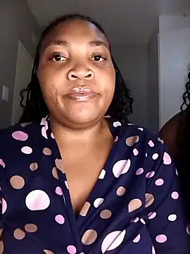 Snapshot of BeverlyQueen15 chatting on April 9, 2026, 9:09 pm BeverlyQueen15 online show from April 9, 2026, 9:09 pm