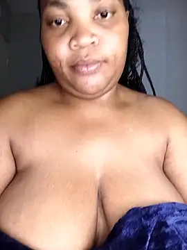 Snapshot of BeverlyQueen15 chatting on April 14, 2026, 9:32 pm BeverlyQueen15 online show from April 14, 2026, 9:32 pm