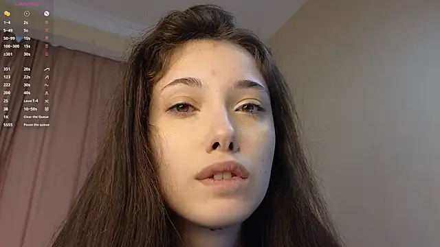 IsauraHolleman online show from May 29, 2026, 3:04 am