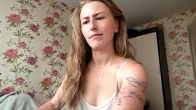 MissAnneli online show from July 22, 2026, 9:34 am