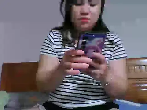 Snapshot of Tits28-2 chatting on May 18, 2026, 8:42 am Tits28-2 online show from May 18, 2026, 8:42 am