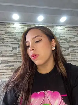 lunacandy 0 online show from March 29, 2026, 8:20 pm