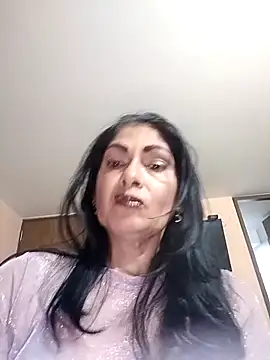 Taniafirelux online show from March 17, 2026, 10:35 pm