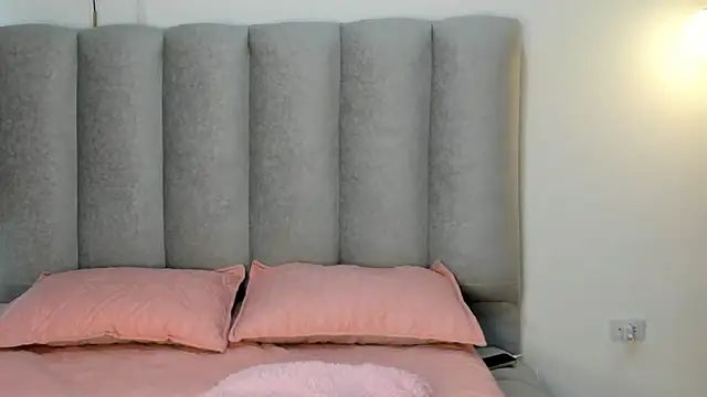 Snapshot of Valentina_lux1 chatting on May 19, 2026, 1:39 pm Valentina lux1 online show from May 19, 2026, 1:39 pm