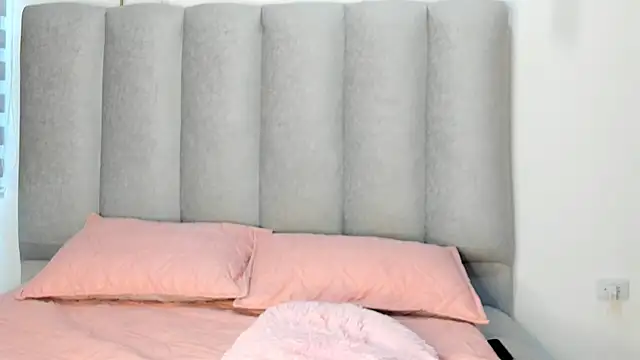 Snapshot of Valentina_lux1 chatting on May 22, 2026, 10:04 pm Valentina lux1 online show from May 22, 2026, 10:04 pm