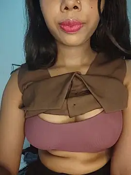 Snapshot of Candyy_crushh chatting on June 18, 2026, 7:29 pm Candyy crushh online show from June 18, 2026, 7:29 pm