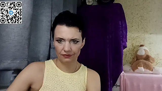 HotMamaQueen234 online show from March 31, 2026, 7:14 pm
