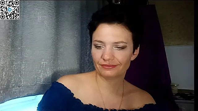 Snapshot of HotMamaQueen234 chatting on June 22, 2026, 7:05 am HotMamaQueen234 online show from June 22, 2026, 7:05 am