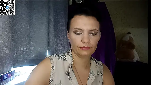 Snapshot of HotMamaQueen234 chatting on June 28, 2026, 12:33 pm HotMamaQueen234 online show from June 28, 2026, 12:33 pm