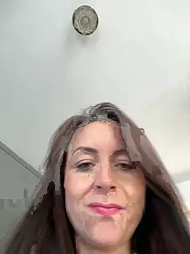 Snapshot of skarletthorne chatting on March 26, 2026, 7:47 am skarletthorne online show from March 26, 2026, 7:47 am