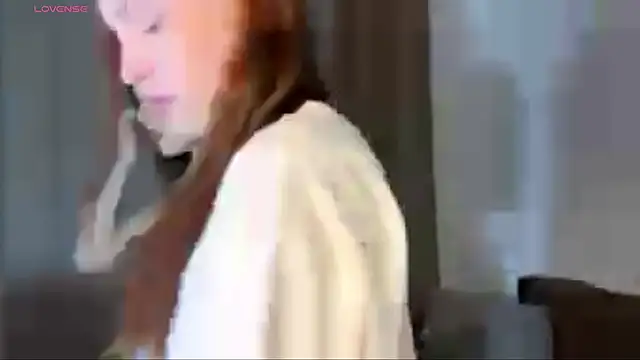 SparkSkarlet online show from April 14, 2026, 4:57 pm