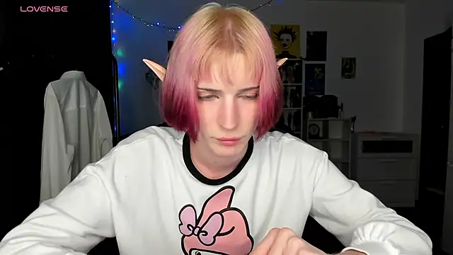 sweet peach    online show from April 7, 2026, 3:12 pm