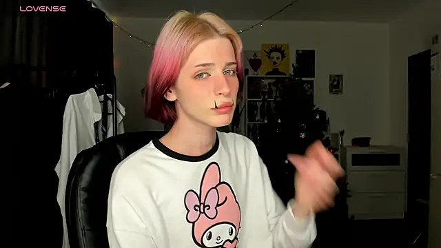 sweet peach    online show from April 10, 2026, 4:23 pm