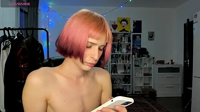 sweet peach    online show from April 15, 2026, 7:58 pm