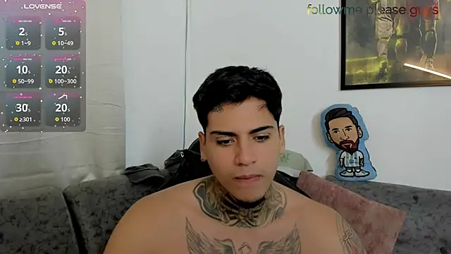 Snapshot of sweetlatinoboy chatting on June 10, 2026, 12:11 am sweetlatinoboy online show from June 10, 2026, 12:11 am