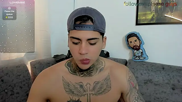 Snapshot of sweetlatinoboy chatting on June 11, 2026, 12:25 pm sweetlatinoboy online show from June 11, 2026, 12:25 pm