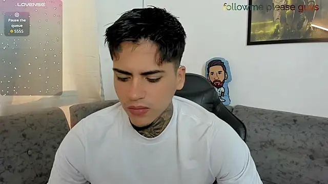 Snapshot of sweetlatinoboy chatting on June 20, 2026, 12:19 pm sweetlatinoboy online show from June 20, 2026, 12:19 pm
