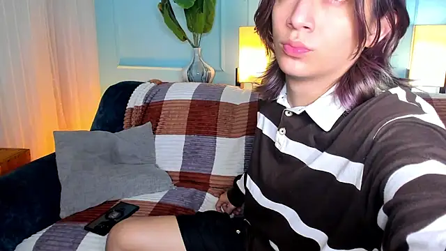 Snapshot of Keita_Moon chatting on April 15, 2026, 11:50 am Keita Moon online show from April 15, 2026, 11:50 am
