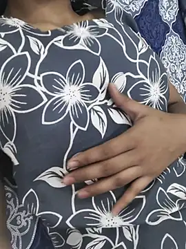 Snapshot of myra77 chatting on May 13, 2026, 3:42 pm myra77 online show from May 13, 2026, 3:42 pm