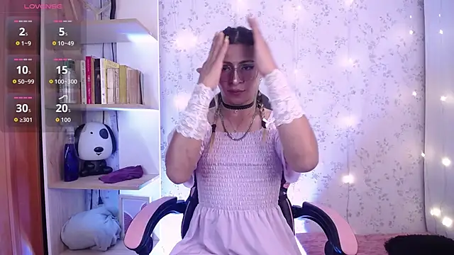  Alexaavandercloude online show from June 5, 2026, 10:26 pm