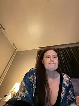 Snapshot of JulieetteLatte chatting on May 15, 2026, 12:50 am JulieetteLatte online show from May 15, 2026, 12:50 am