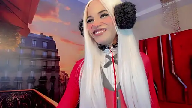 Paola Delfino online show from May 25, 2026, 12:11 pm