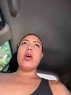 Snapshot of LauTul chatting on April 7, 2026, 2:06 pm LauTul online show from April 7, 2026, 2:06 pm