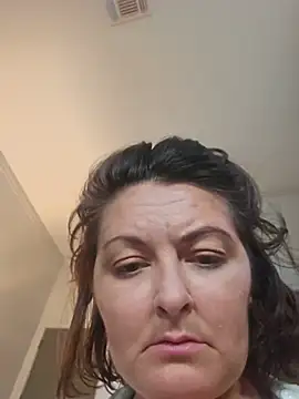 Snapshot of tinyassbossymilf chatting on July 18, 2026, 2:43 pm tinyassbossymilf online show from July 18, 2026, 2:43 pm